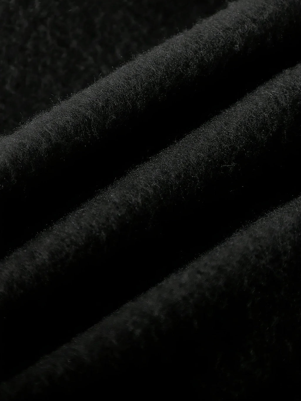 חליפה לבנים- אמיר