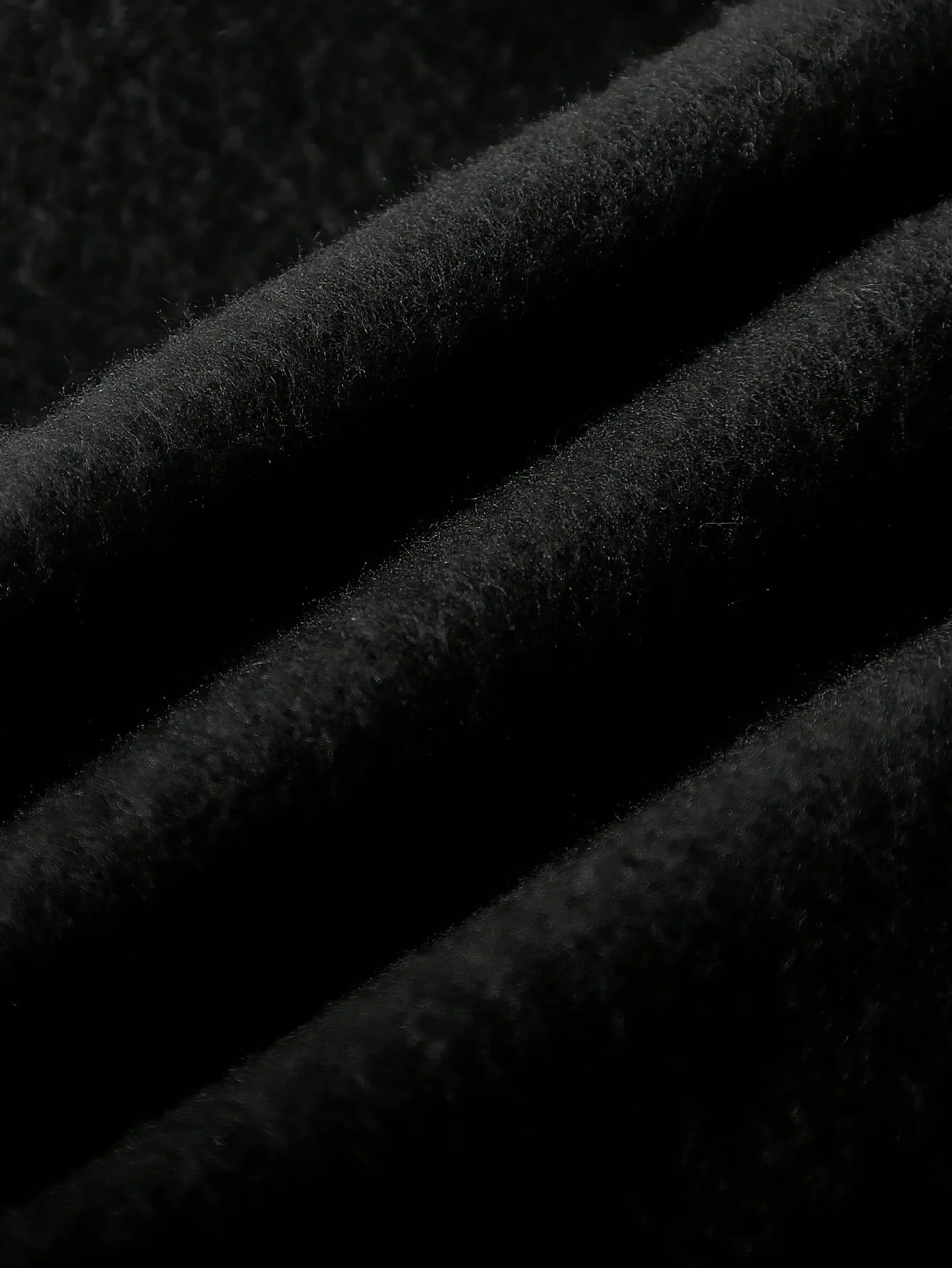 חליפה לבנים- אמיר