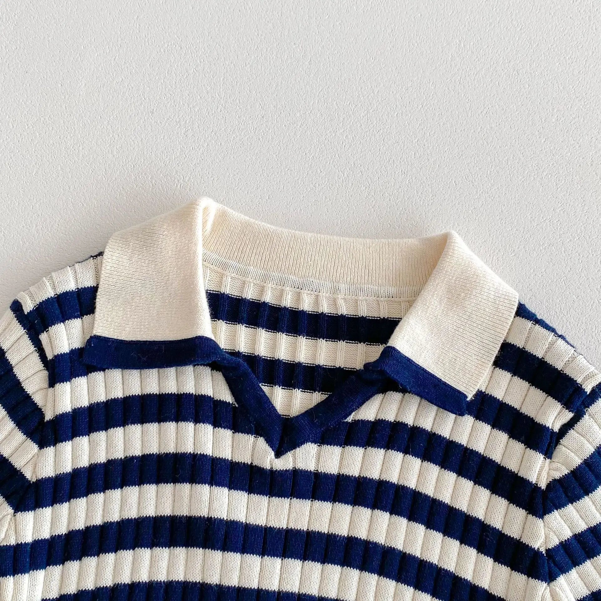 חליפת פסים אלגנט- קוני