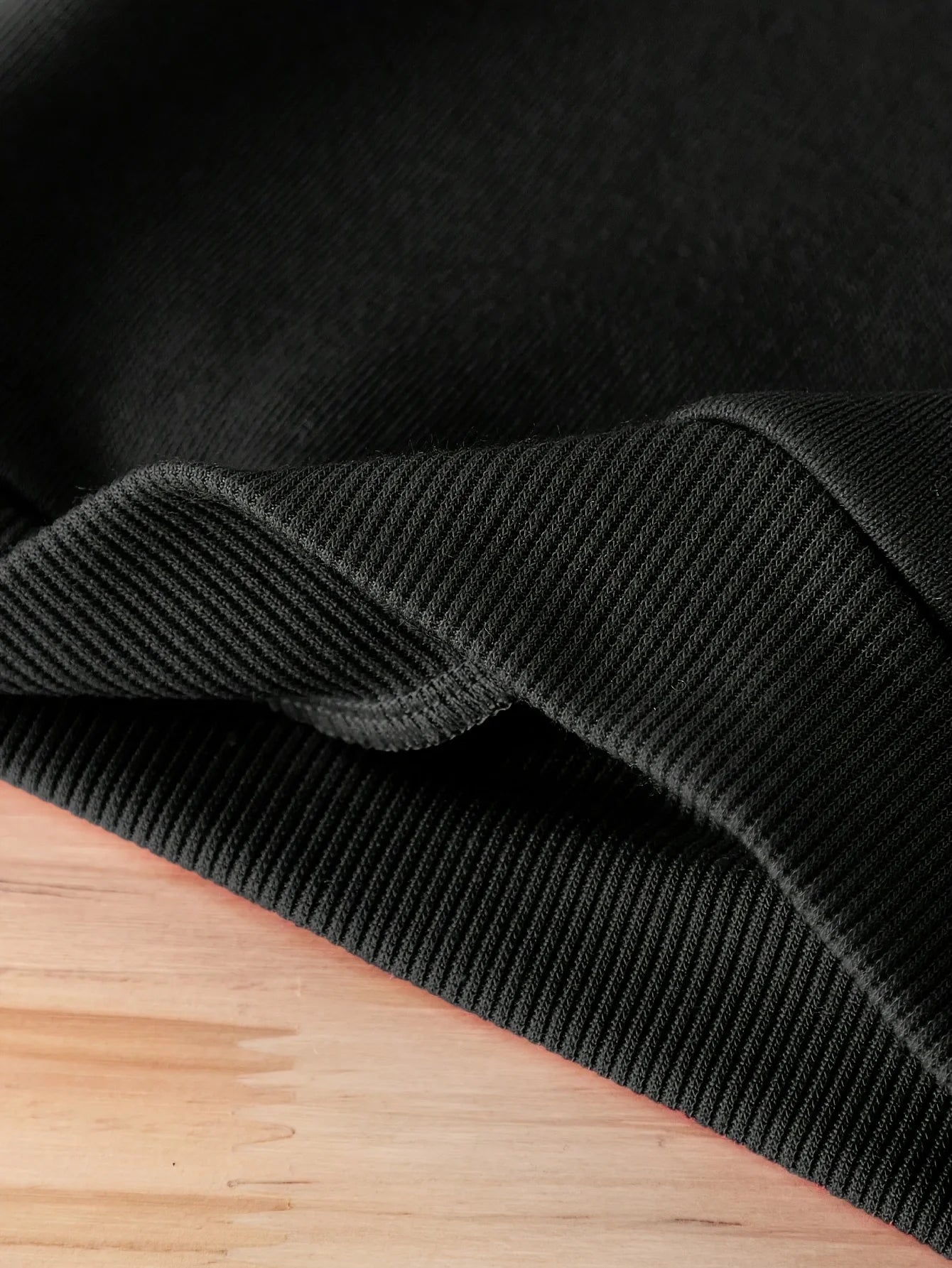 חליפה לבנים- אמיר